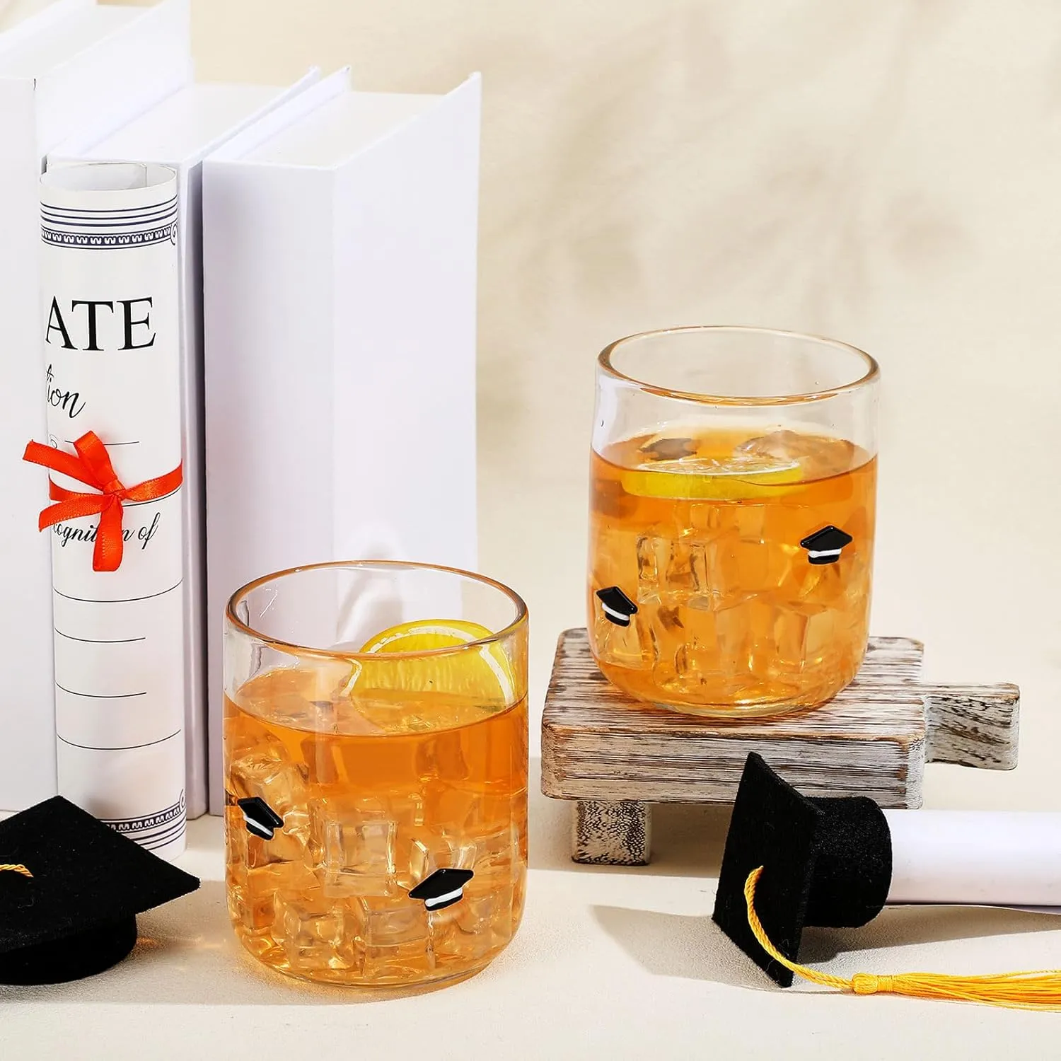 2 Pcs Graduation Icon Juice Glasses, 14oz Graduation Hat Stemless Wine Drinking Juice Glass Cup for Class of 2025 Party Supplies Gift