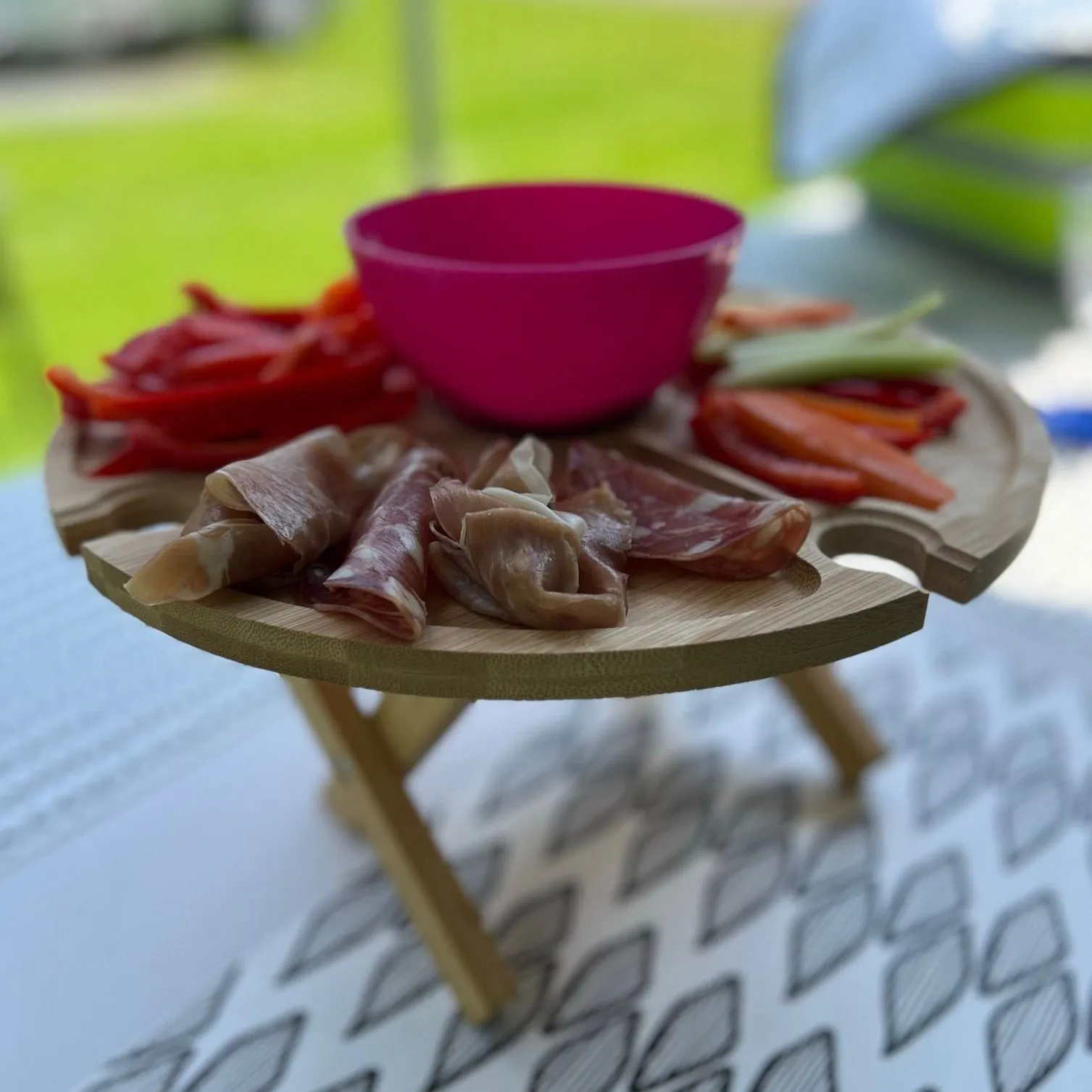 Bamboo folding chip n dip platter w/wine glass holders