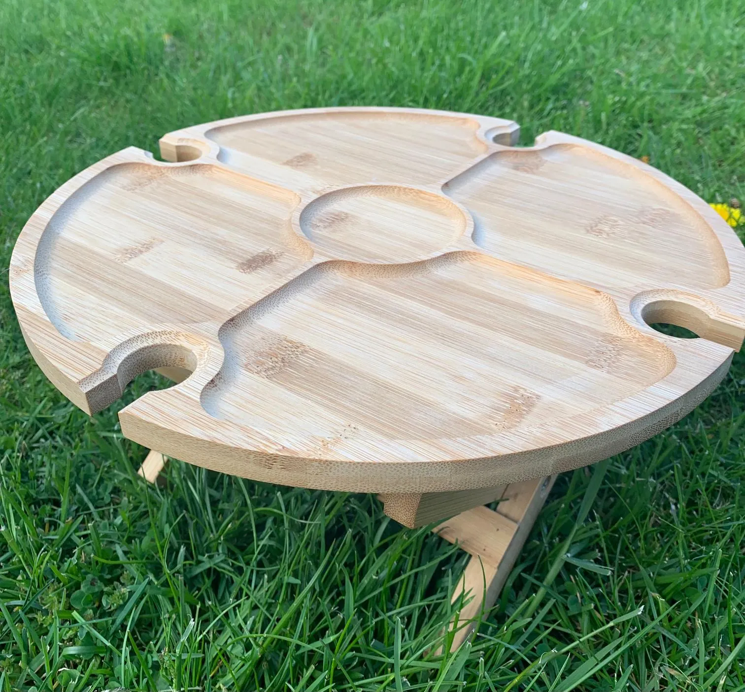 Bamboo folding chip n dip platter w/wine glass holders