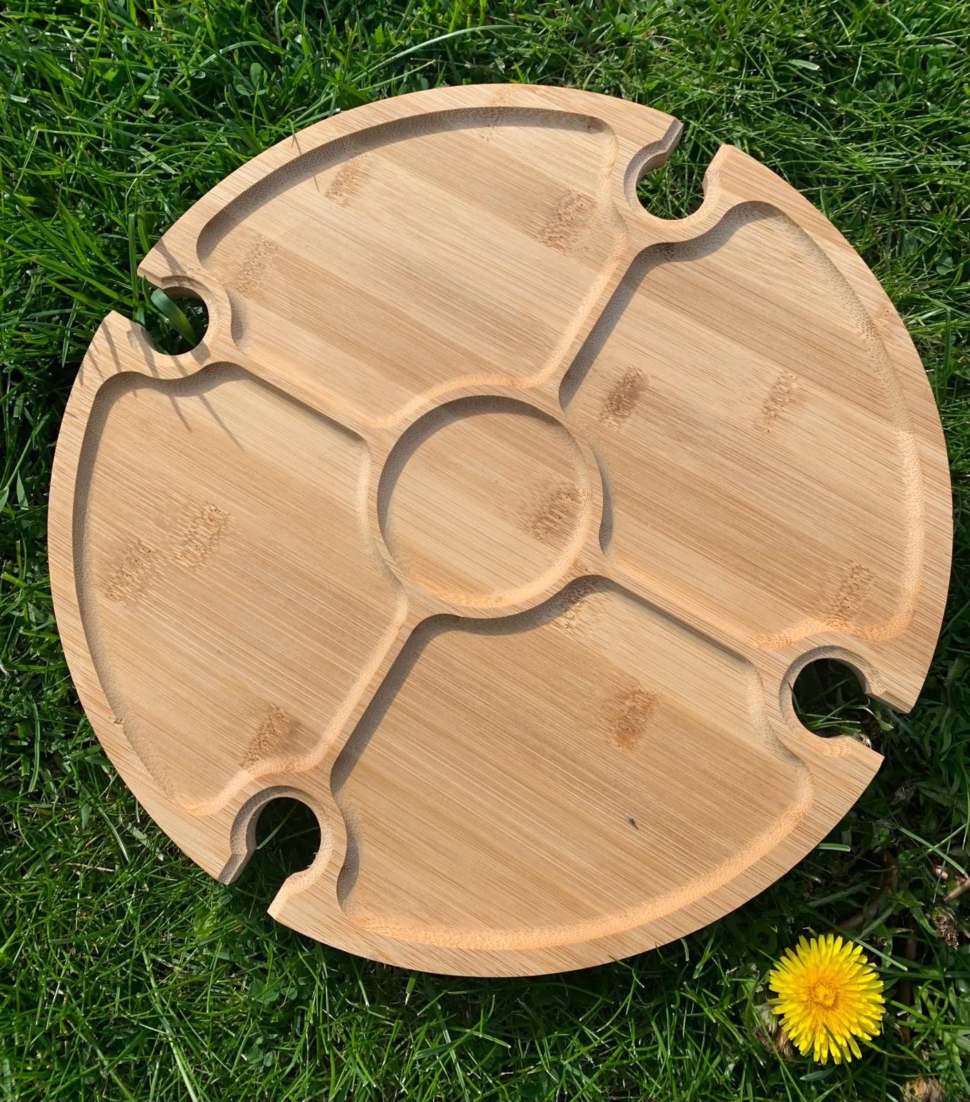 Bamboo folding chip n dip platter w/wine glass holders