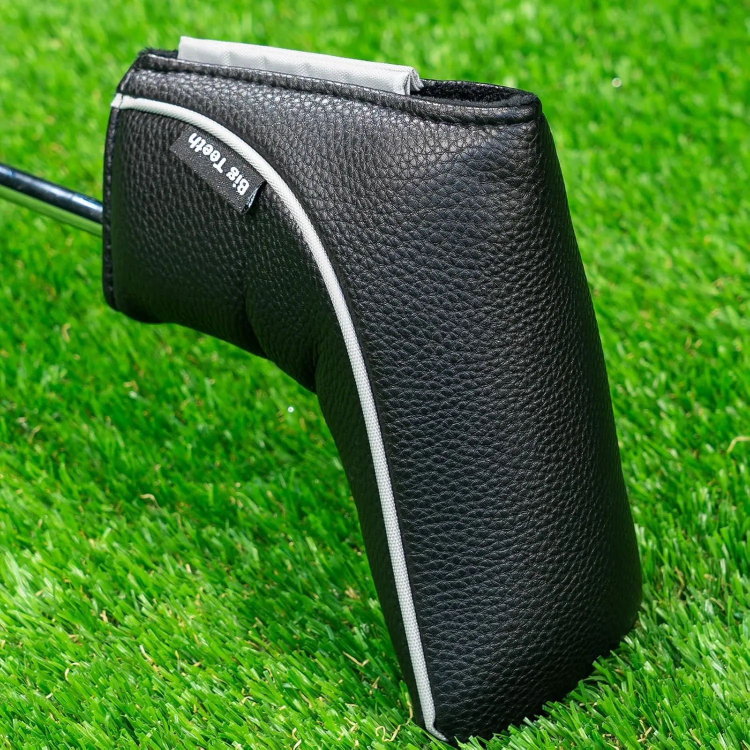 Big Teeth Classic Golf Blade Putter Cover Headcover Mid Mallet Club Protector Magnetic Bar Closure Compatible with Scotty Cameron Taylormade Odyssey