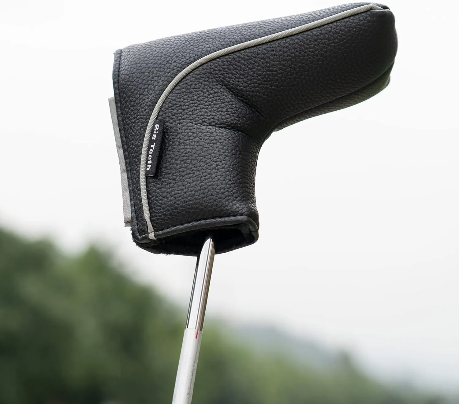 Big Teeth Classic Golf Blade Putter Cover Headcover Mid Mallet Club Protector Magnetic Bar Closure Compatible with Scotty Cameron Taylormade Odyssey