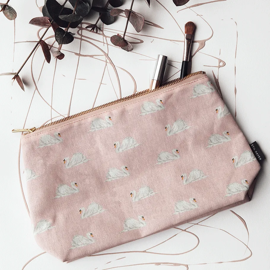 Blush Baby Swan Cosmetic   Wash Bag