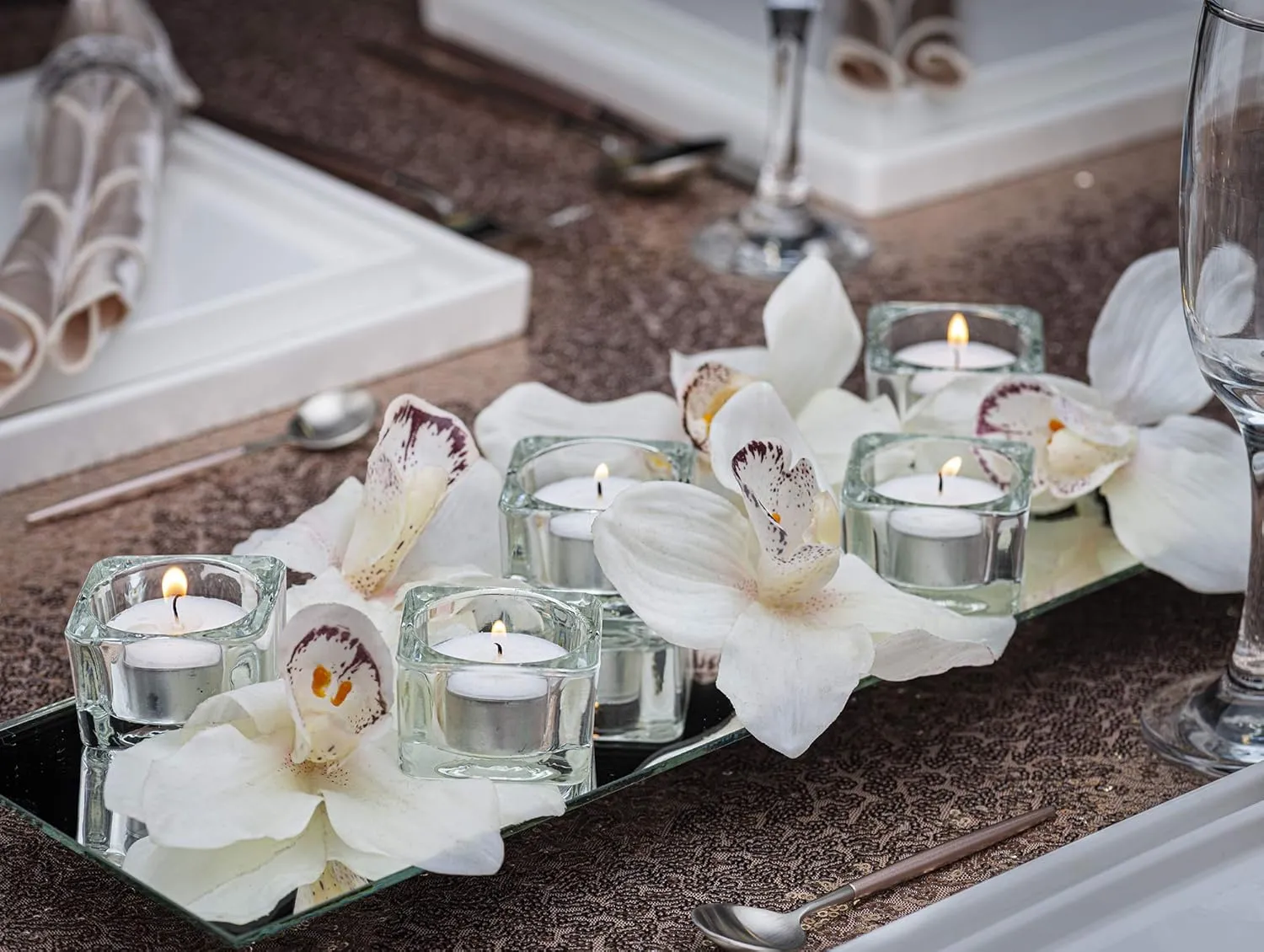 BOLSIUS Tea Lights Candles - Bulk Pack of White Unscented Candle Lights with 6 Hour Burning Time - Tea Candles for Wedding, Home, Parties, and Special Occasions (Pack of 100)