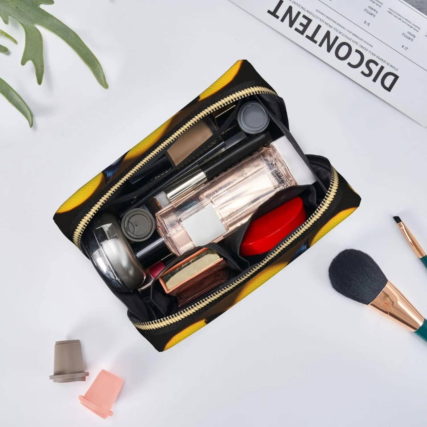 Chihuahua Dog Toiletry Pouch, Travel-Friendly Makeup Organizer For Makeup Brushes, Lipsticks