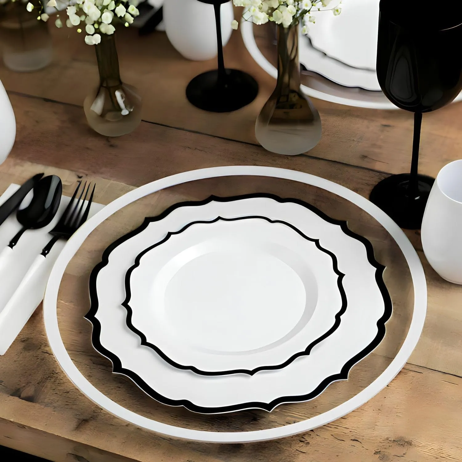 Contemporary Collection Combo Clear Plates with Black Rim - 7.5" - 10.5" (Pack of 32) - Sleek Modern Design - Perfect For Entertaining & Everyday Use
