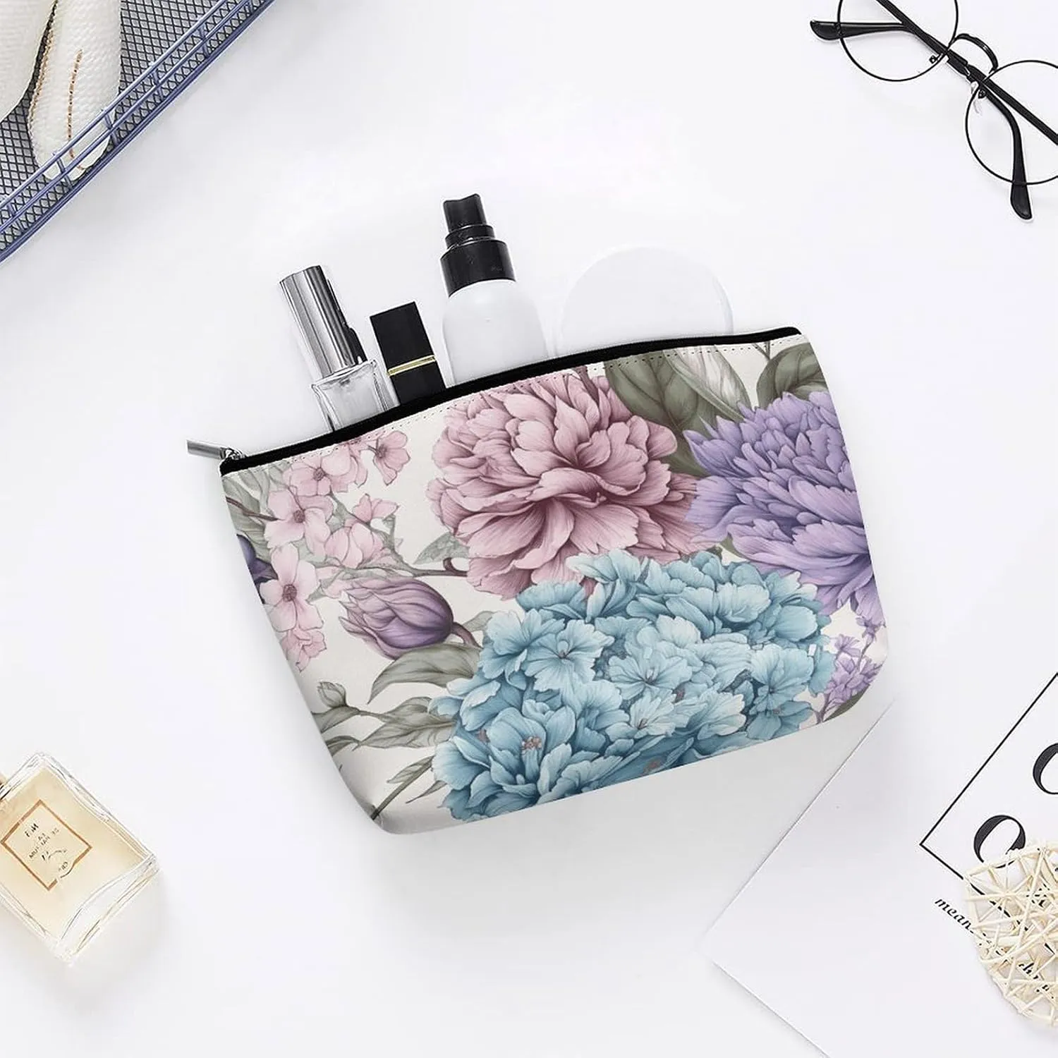 Cosmetic Bag Travel Makeup Bag Waterproof Toiletry Bag Flowers Piled Together Makeup Organizer Case Portable Toiletry Pouch Large Capacity Zipper Pouch for Women Men