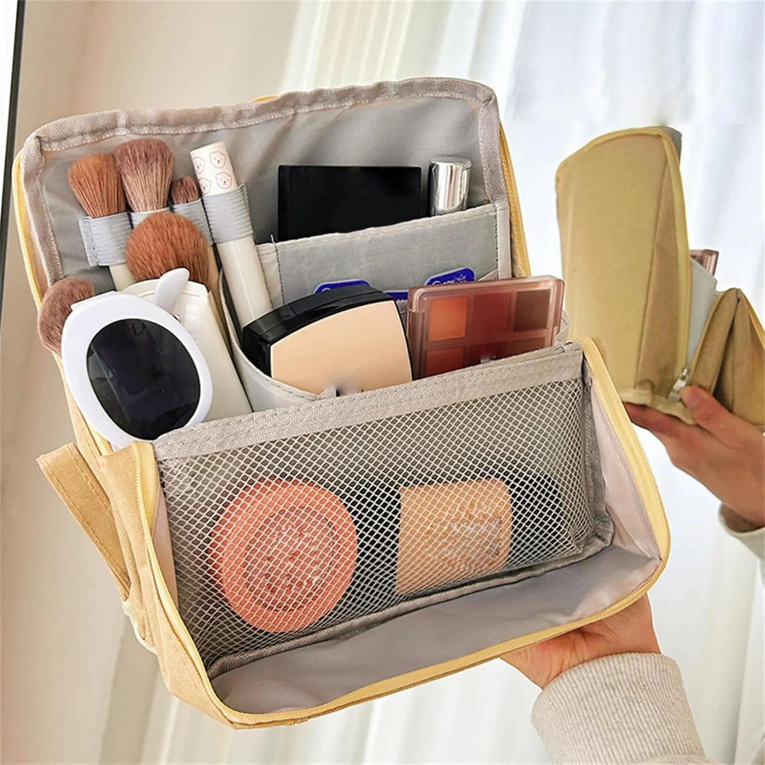 Doresty Makeup Bag, Standing Makeup Bag, Portable Large Capacity, Stand Up Make Up Bag with Mirror, Waterproof Oxford Cloth Cosmetic Organizer with Compartments, for Women & Girls (Black)