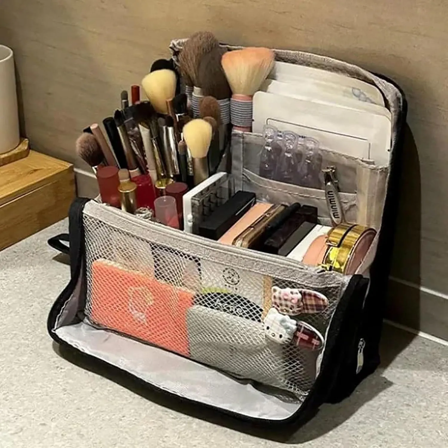 Doresty Makeup Bag, Standing Makeup Bag – Portable, Large Capacity, Waterproof Vertical Office Desktop Storage Bags, Multi-Purpose Large Capacity Oxford Cloth Toiletry Bag, with Compartments (Purple)