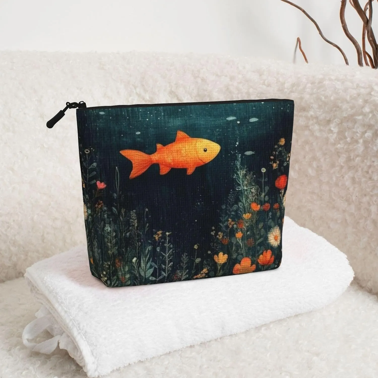 Goldfish Makeup Bag, Large Capacity Travel Makeup Bag For Women, Waterproof Single-Ply Imitation Hemp Portable Zipper Cosmetic Bag, Travel Essentials Toiletry Bag，Cosmetic Organizer Pouch