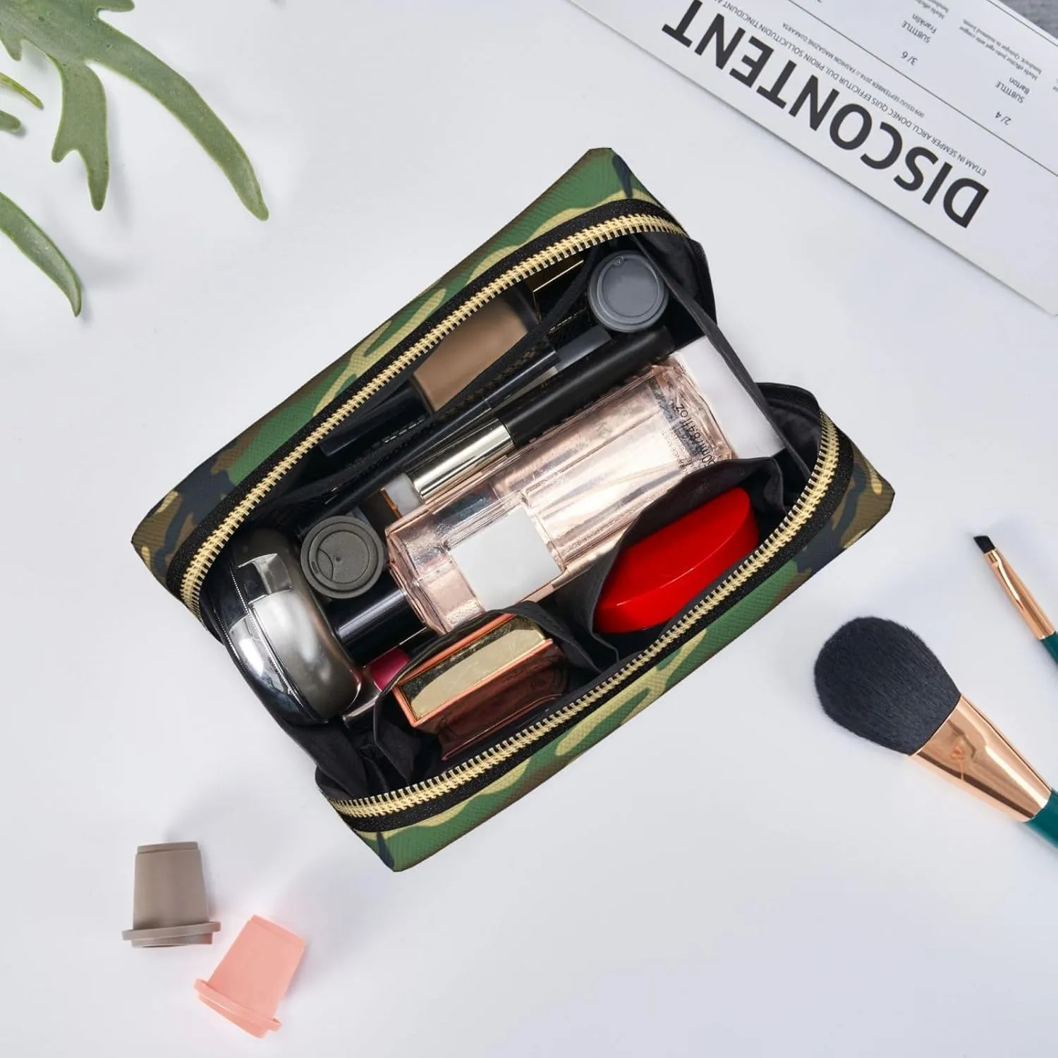 Green Military Camo Toiletry Pouch, Travel-Friendly Makeup Organizer For Makeup Brushes, Lipsticks
