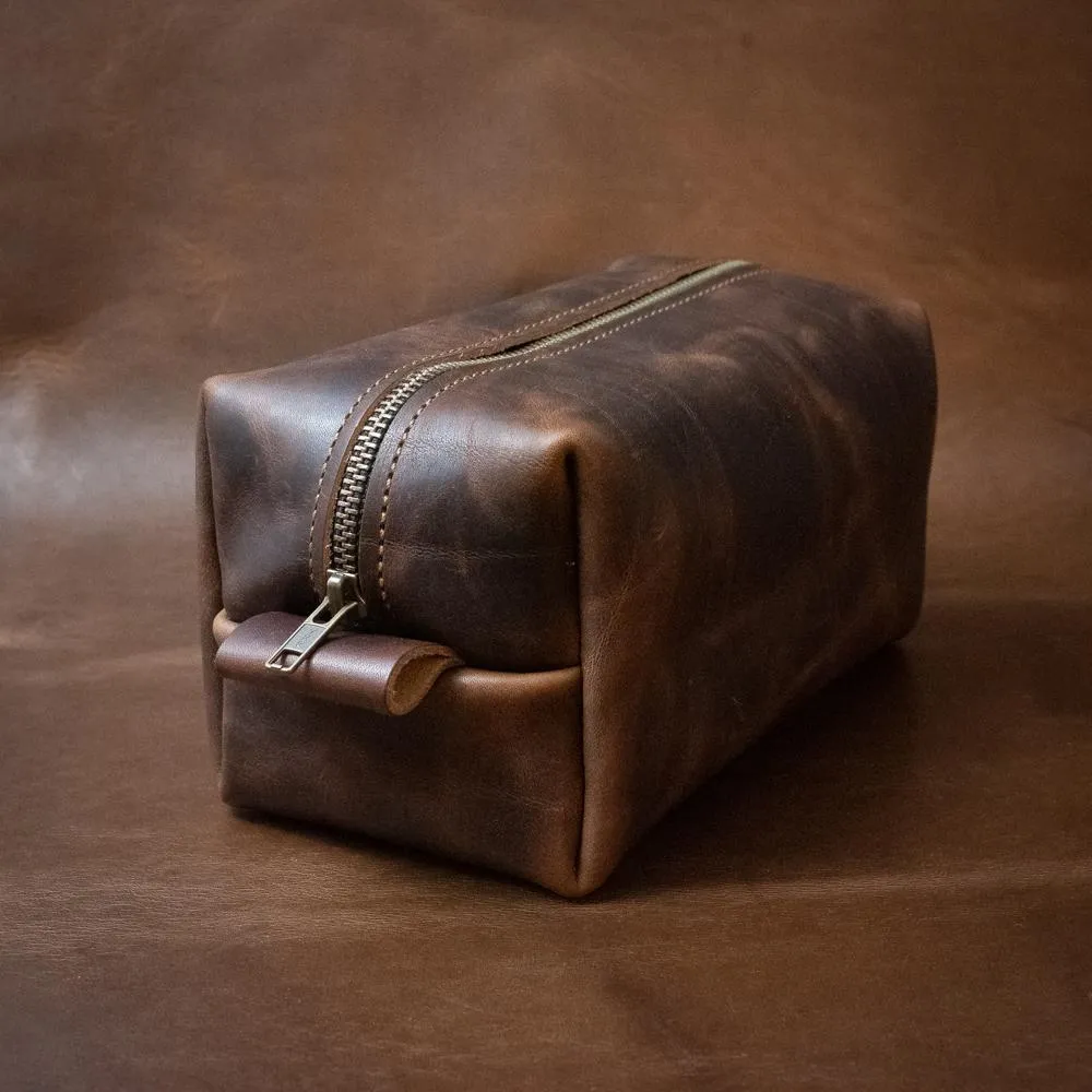 LEATHER TOILETRY BAG - Dark Brown