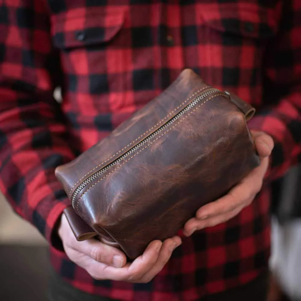 LEATHER TOILETRY BAG - Dark Brown