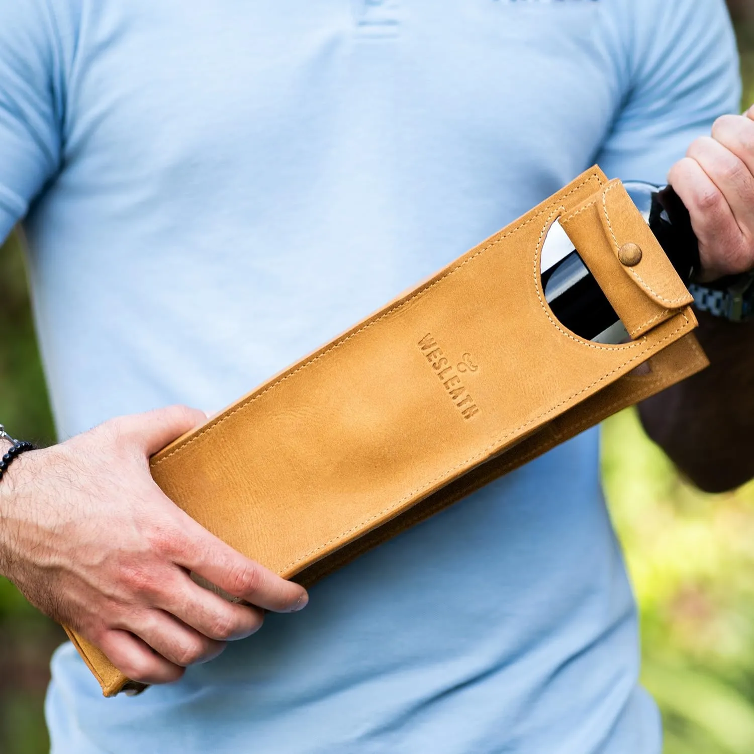 Leather Tote Wine Carrier Bag | Premium Quality Single Bottle Carry with Strong Handles, Full Grain Leather & Metal Buckle - Protective Carrier for Picnic, Wine Champagne Gift Bag in Sand