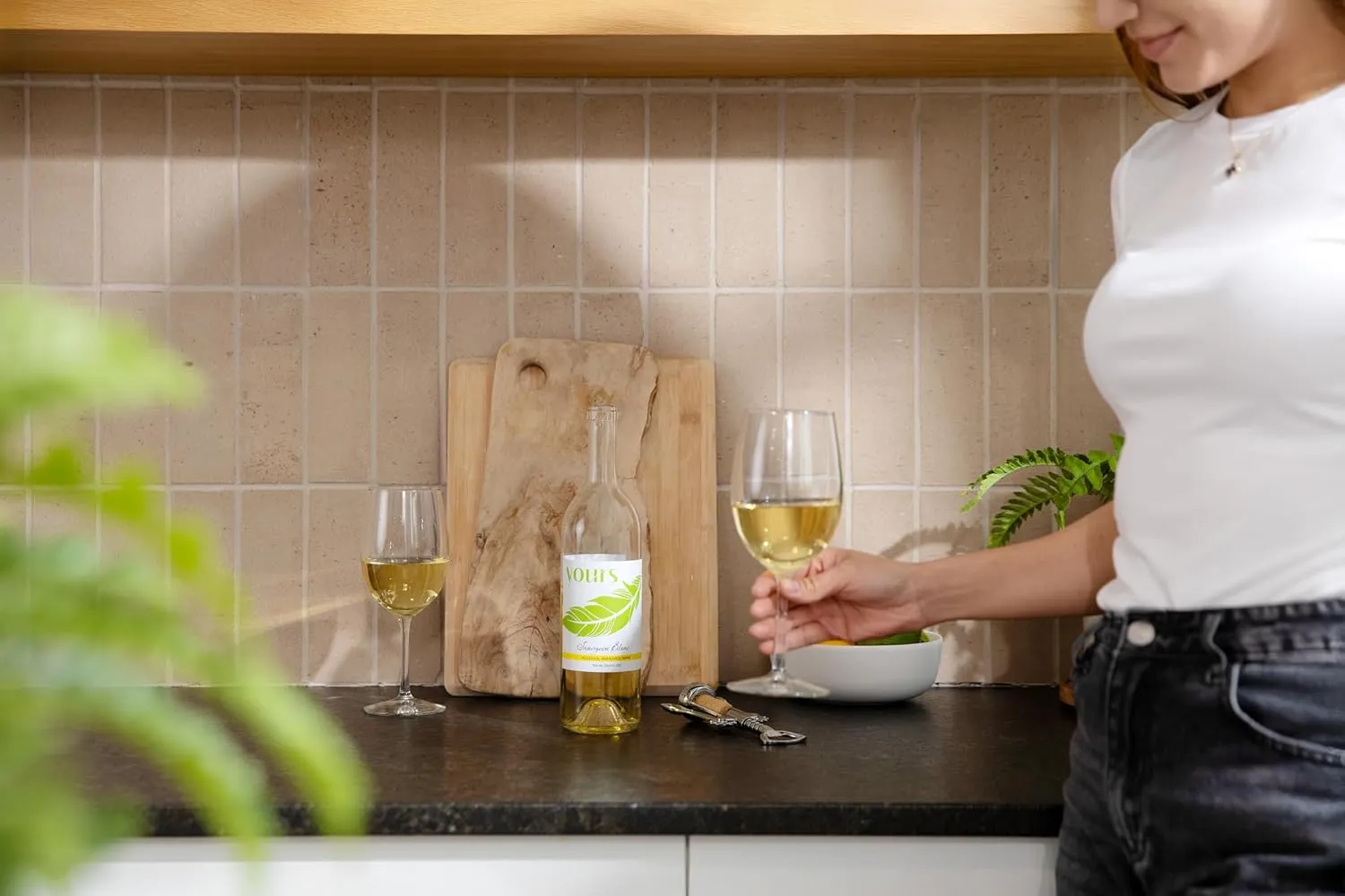 Non-Alcoholic Sauvignon Blanc | Dry White Wine Alternative | Crisp Citrus & Herbaceous Notes | Preservative-Free | Zero Alcohol | Dealcoholized | 750ml Glass Bottle | Grape-Based