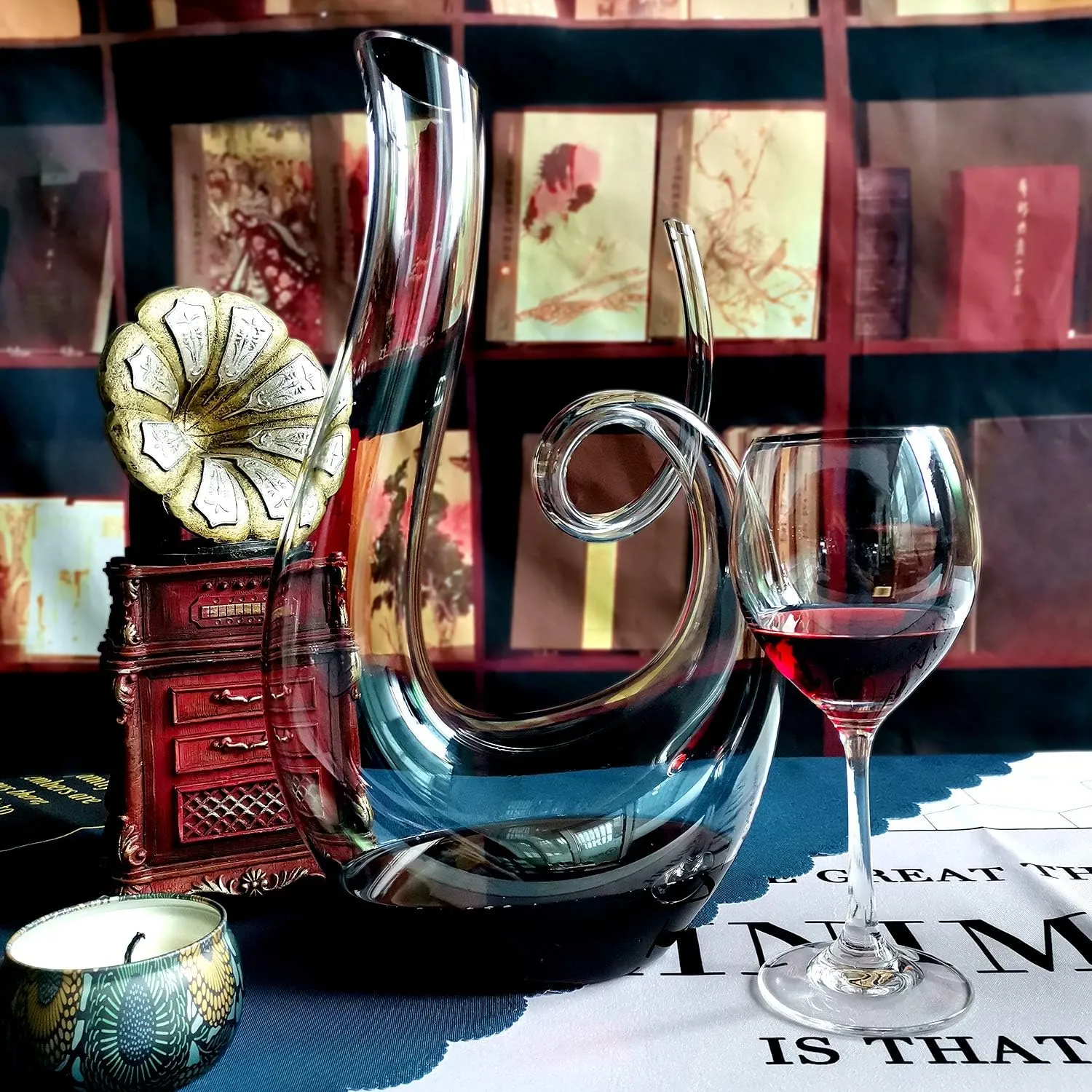 NUTRIUPS Wine Decanter, Hand Blown Swan Red Wine Decanters, Carafe Decanter for Wine