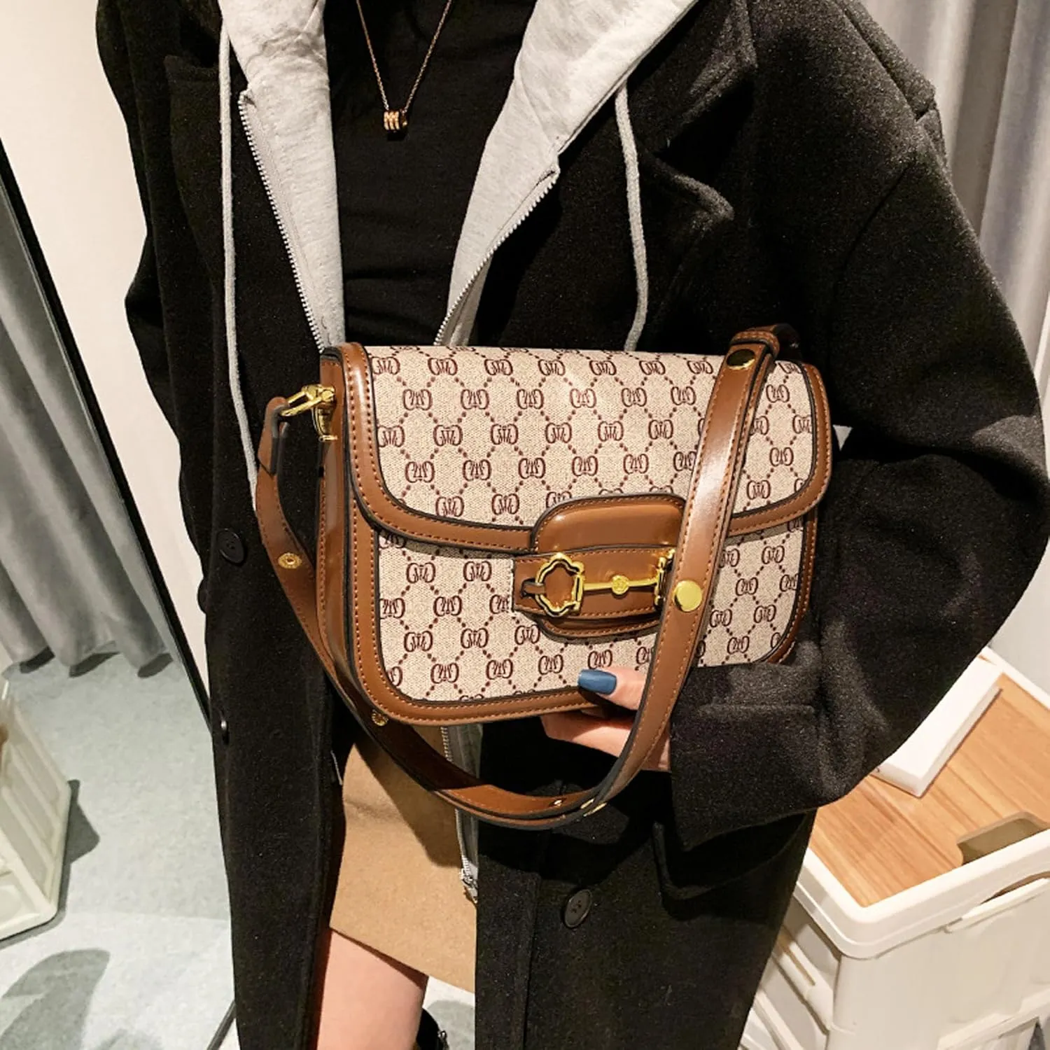 Plus Size Crossbody Bags for Women - Leather Purse Handbag - Fashion Design