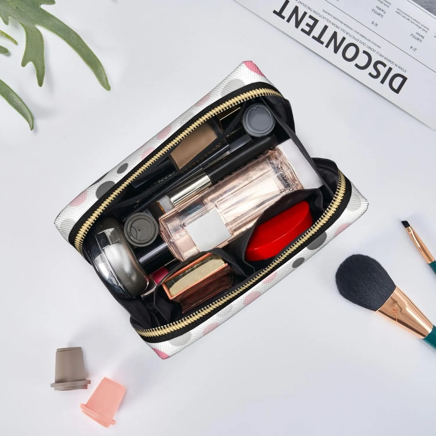 Polka Dot Pattern Toiletry Pouch, Travel-Friendly Makeup Organizer For Makeup Brushes, Lipsticks
