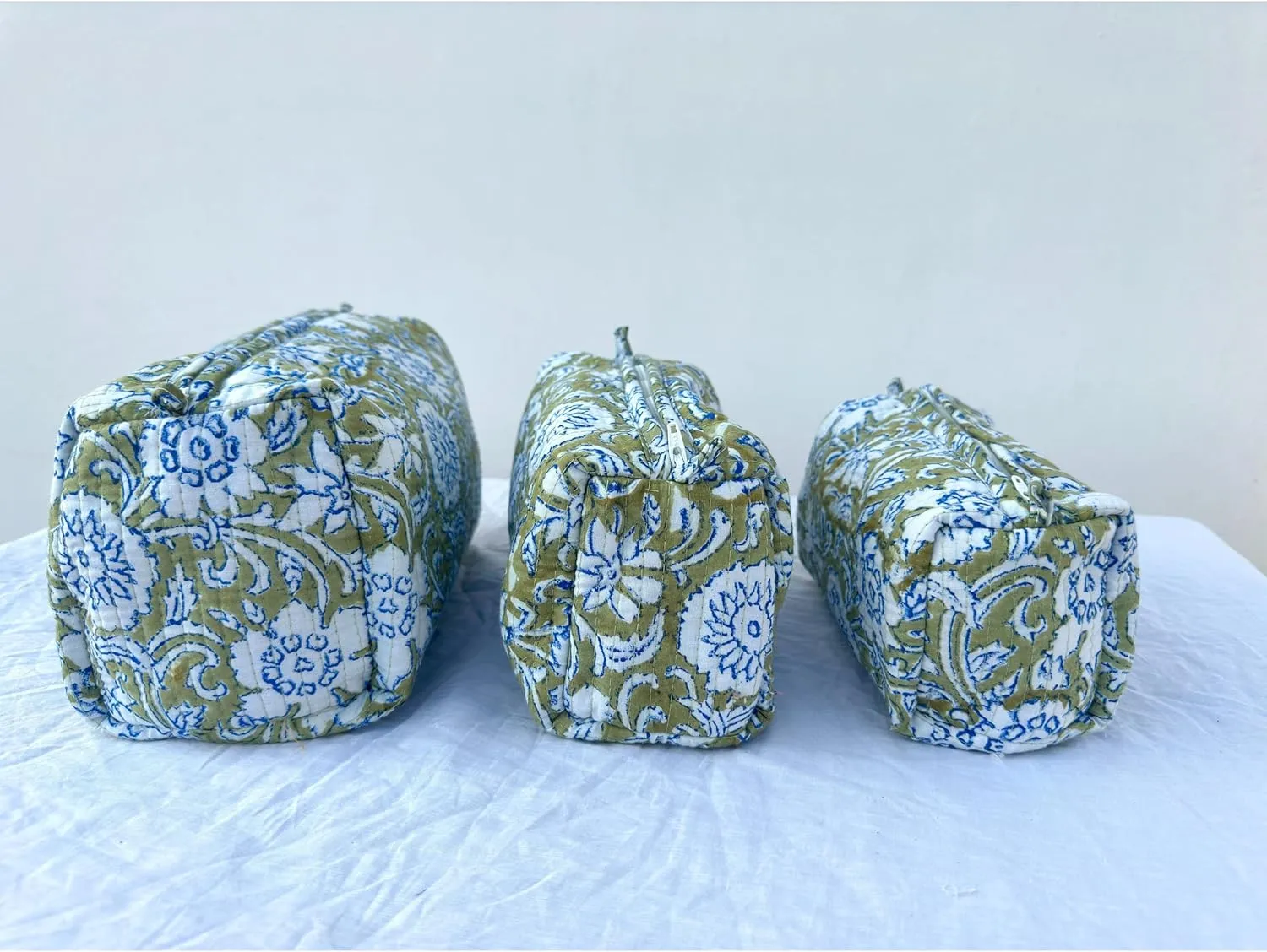 Quilted Makeup Bag for Women,Floral Cotton Cosmetic Bag,Coquette Aesthetic Floral Toiletry Organizer Bag,Toiltery Bag Pouch (Blue_green_flower-19)