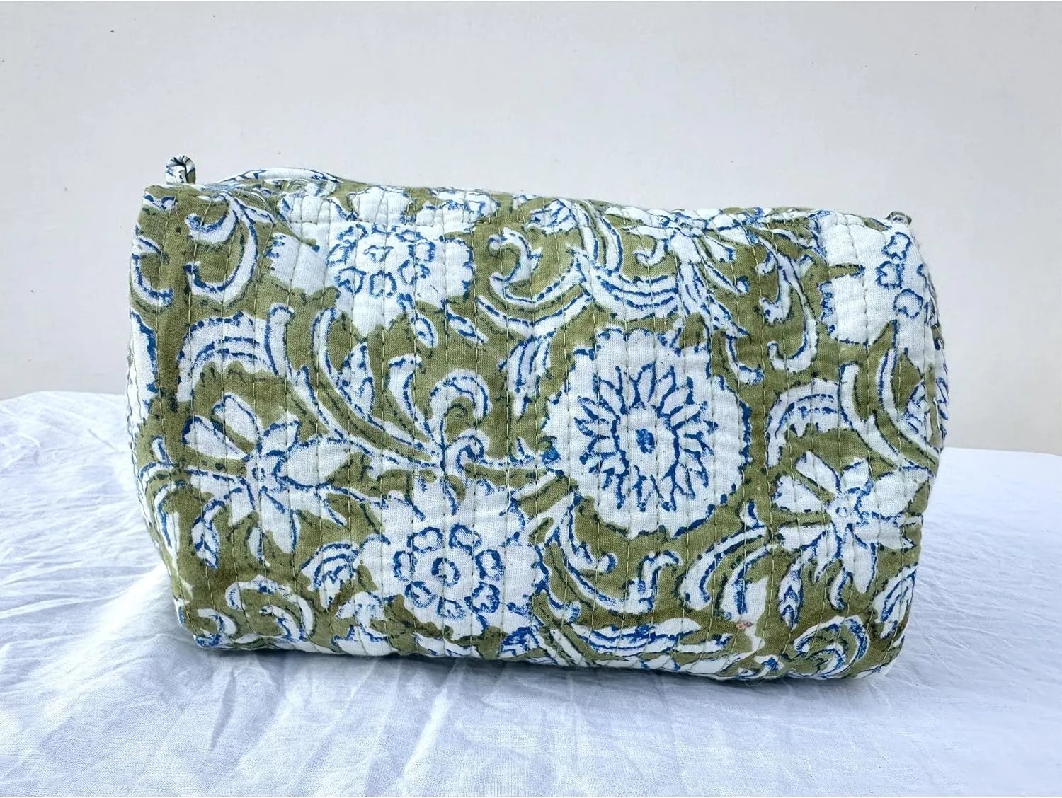 Quilted Makeup Bag for Women,Floral Cotton Cosmetic Bag,Coquette Aesthetic Floral Toiletry Organizer Bag,Toiltery Bag Pouch (Blue_green_flower-19)