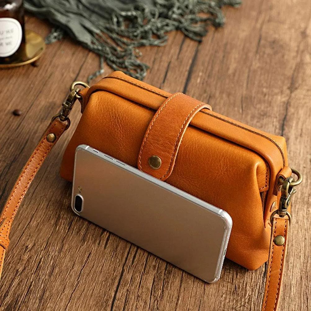 Retro Handmade Doctor Bag Crossbody Bag Women Vintage Leather Crossbody Shoulder Bag (Brown)