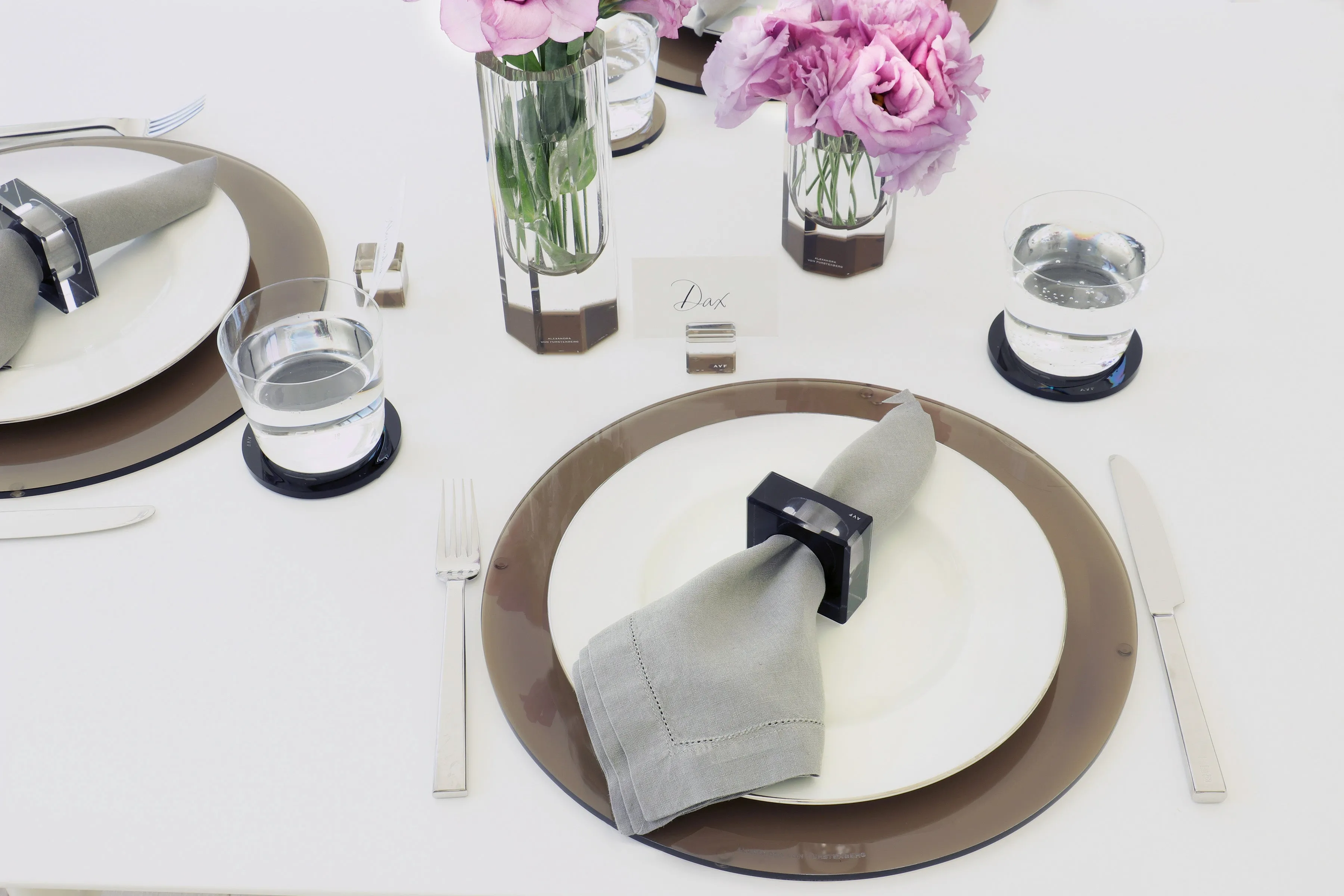 Round Placemat Set of 4 in Bronze