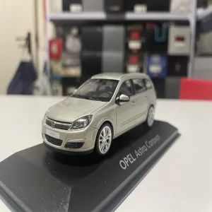 Sports car Metal Model 1 43 Scale for Opel Astra Grand Caravan 2004 Alloy Simulation Collectible Model Static Model for Home Décor