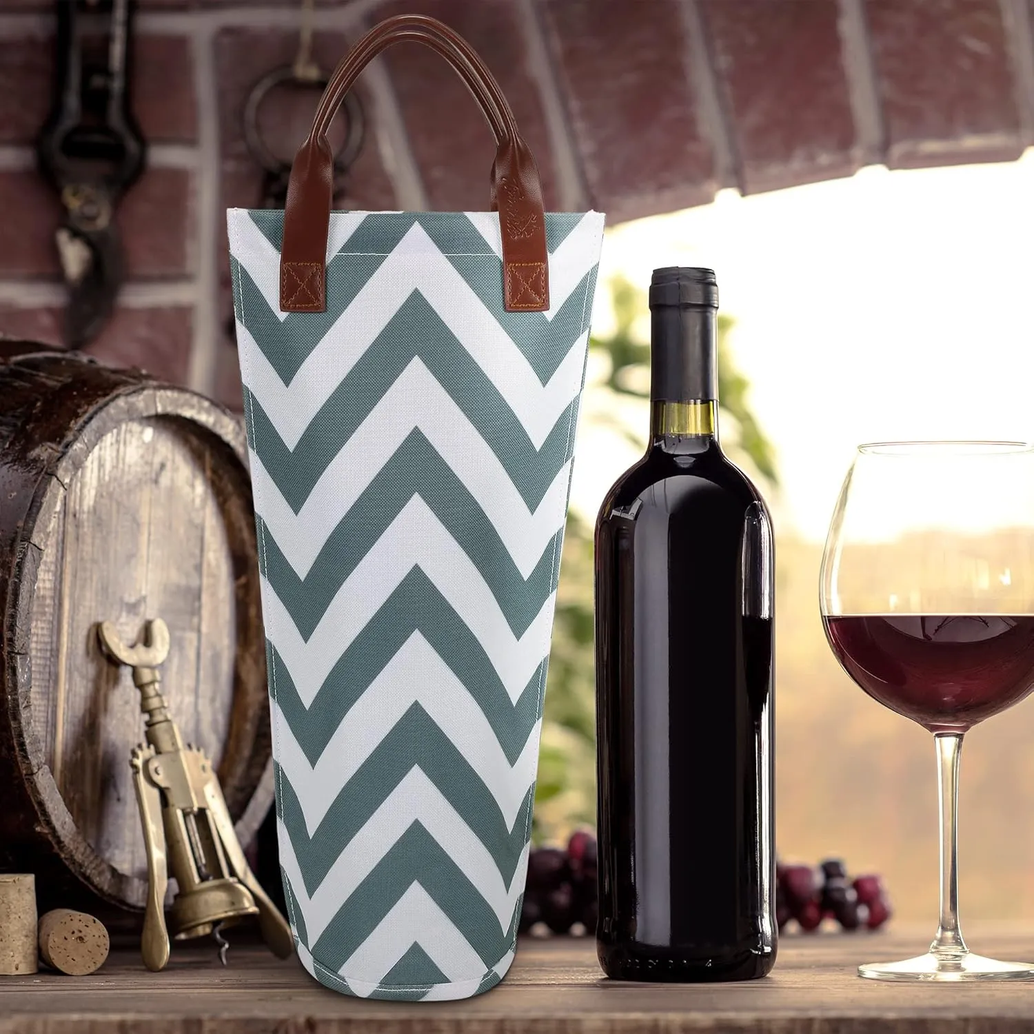 Tirrinia Single Wine Carrier Tote, Insulated Wine Cooler Bag for Travel, Picnic, & Wine Gifts – Thermal Padded Wine Bottle Holder Tote for Men & Women, Wine Gift for Wine Lovers,Black
