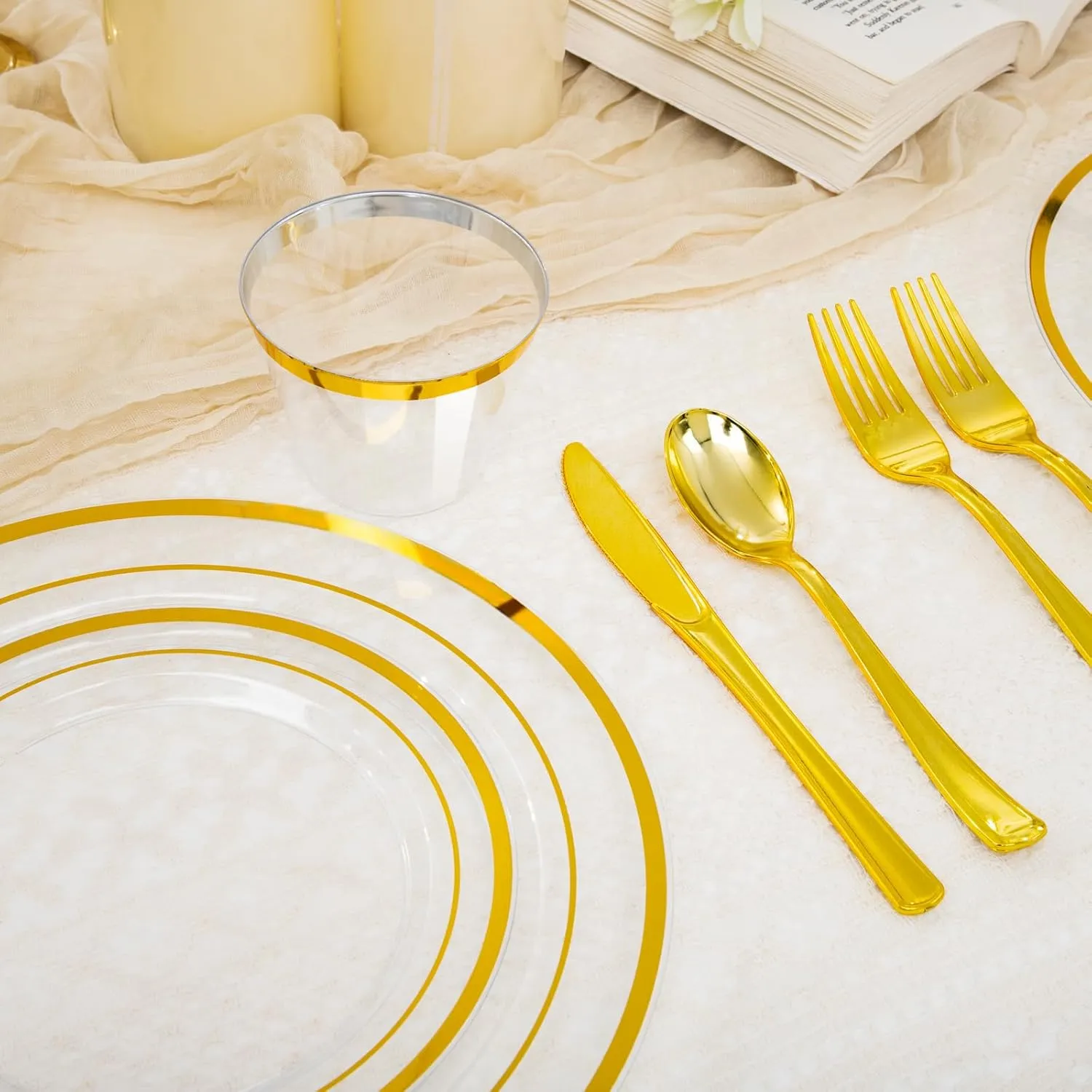 WELLIFE 600 PCS Clear Gold Disposable Dinnerware Set for 100 Guests, Clear and Gold Plastic Plates, Gold rimmed Plastic Dinner & Salad Plates,Cups,Silverware Set for Wedding and Easter Events
