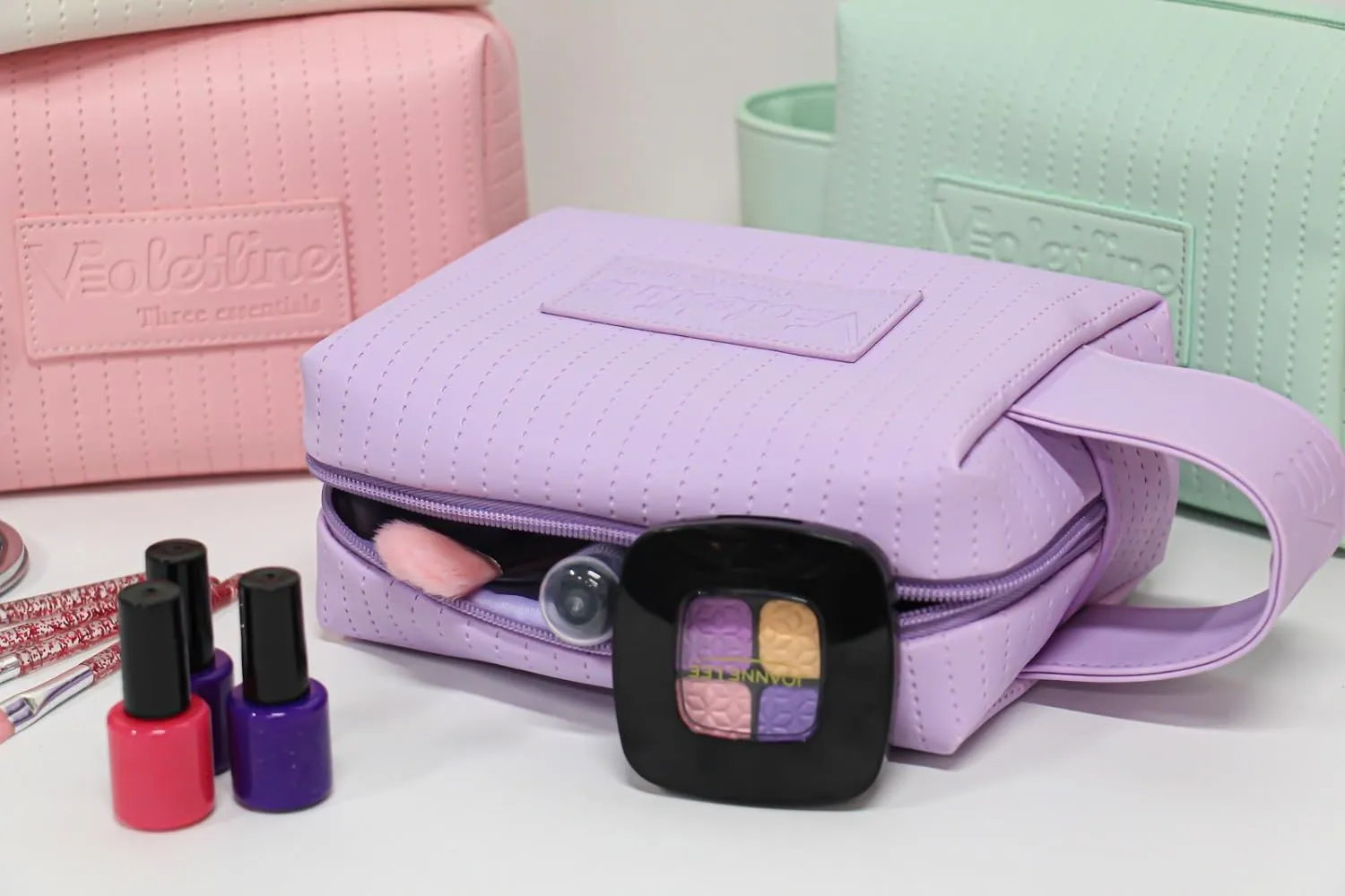 Women's Cosmetic Bag Essentials, Perfect Christmas Gifts! Elegant Preppy Travel Makeup Bag, Ideal Waterproof Leather Cosmetic Bag for Girls and Moms (Light Purple Cosmetic bag)